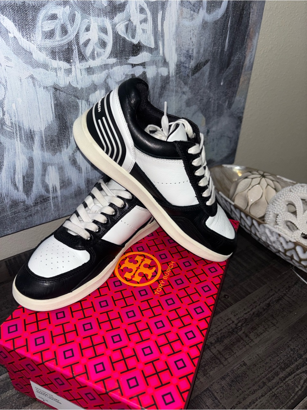 Tory Burch Clover Court Nappa Leather sneakers Women's SZ6 - Picture 5 of 14